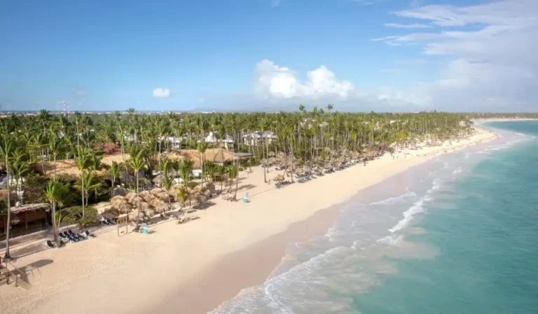 Palladium inaugura dos hoteles premium en Punta Cana con beneficios exclusivos